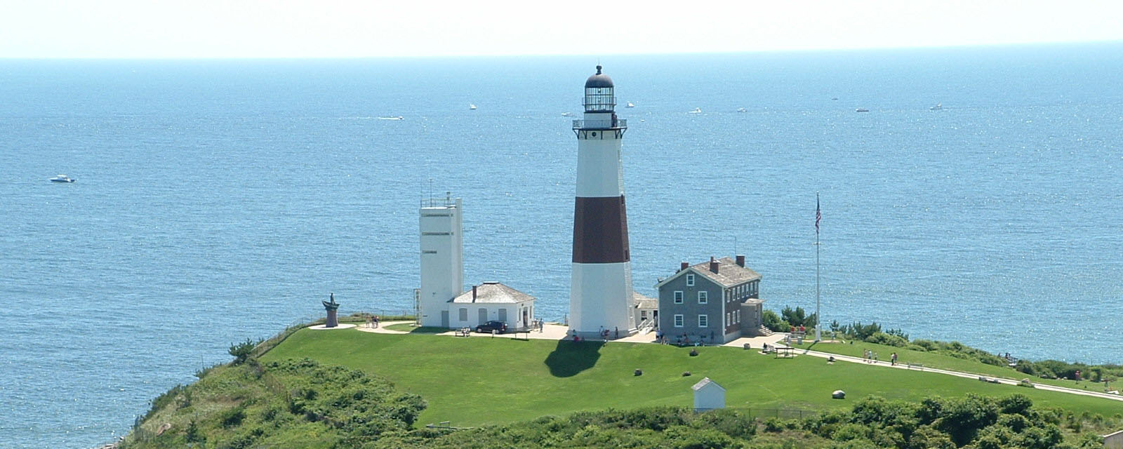 License: https://commons.wikimedia.org/wiki/File:Montauk_Point_Lighthouse_2008.jpeg